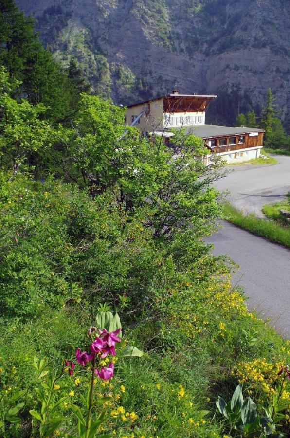 Gite D'Etape Le Belvedere De Sainte-Anne La Condamine-Chatelard Екстериор снимка