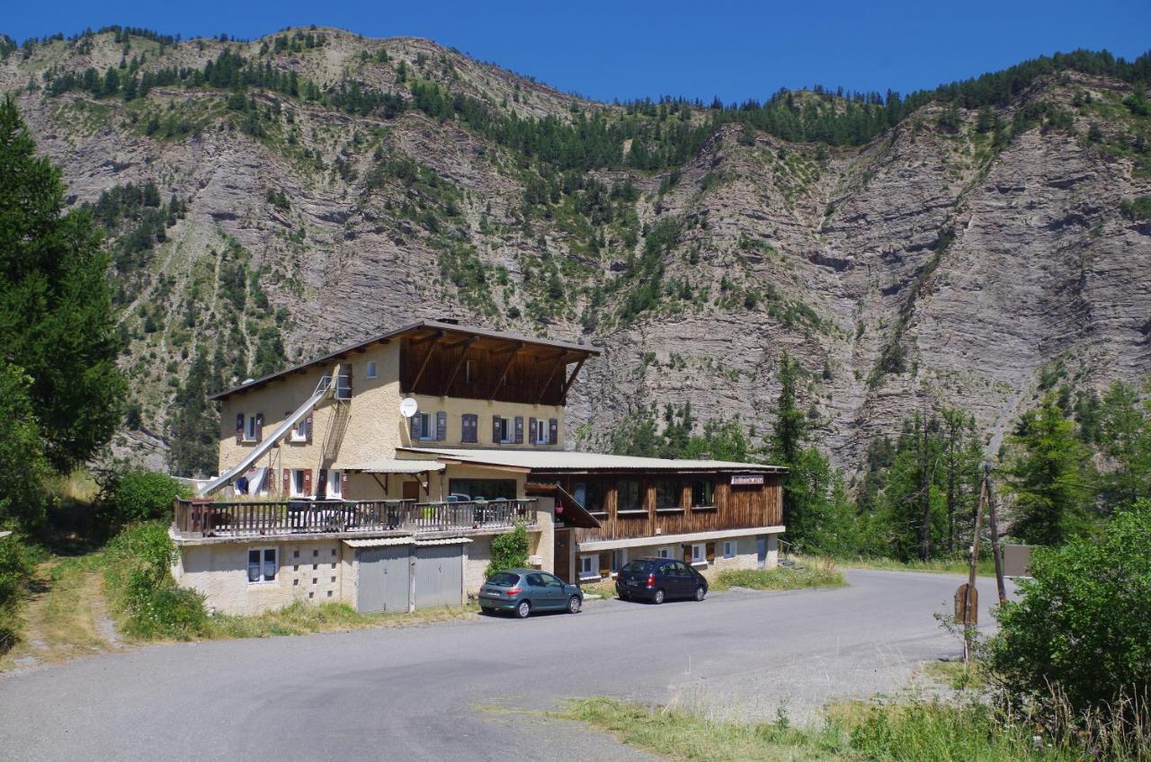 Gite D'Etape Le Belvedere De Sainte-Anne La Condamine-Chatelard Екстериор снимка