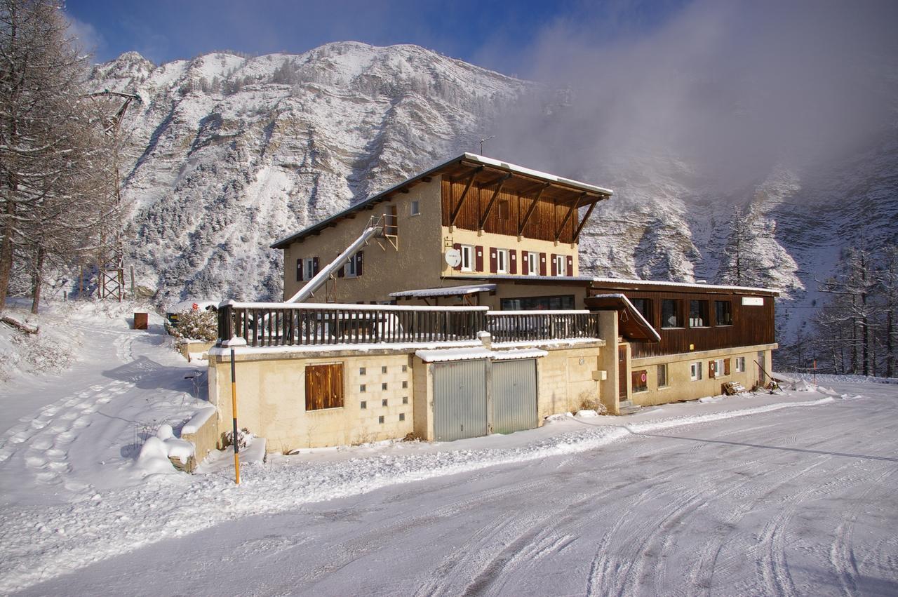 Gite D'Etape Le Belvedere De Sainte-Anne La Condamine-Chatelard Екстериор снимка