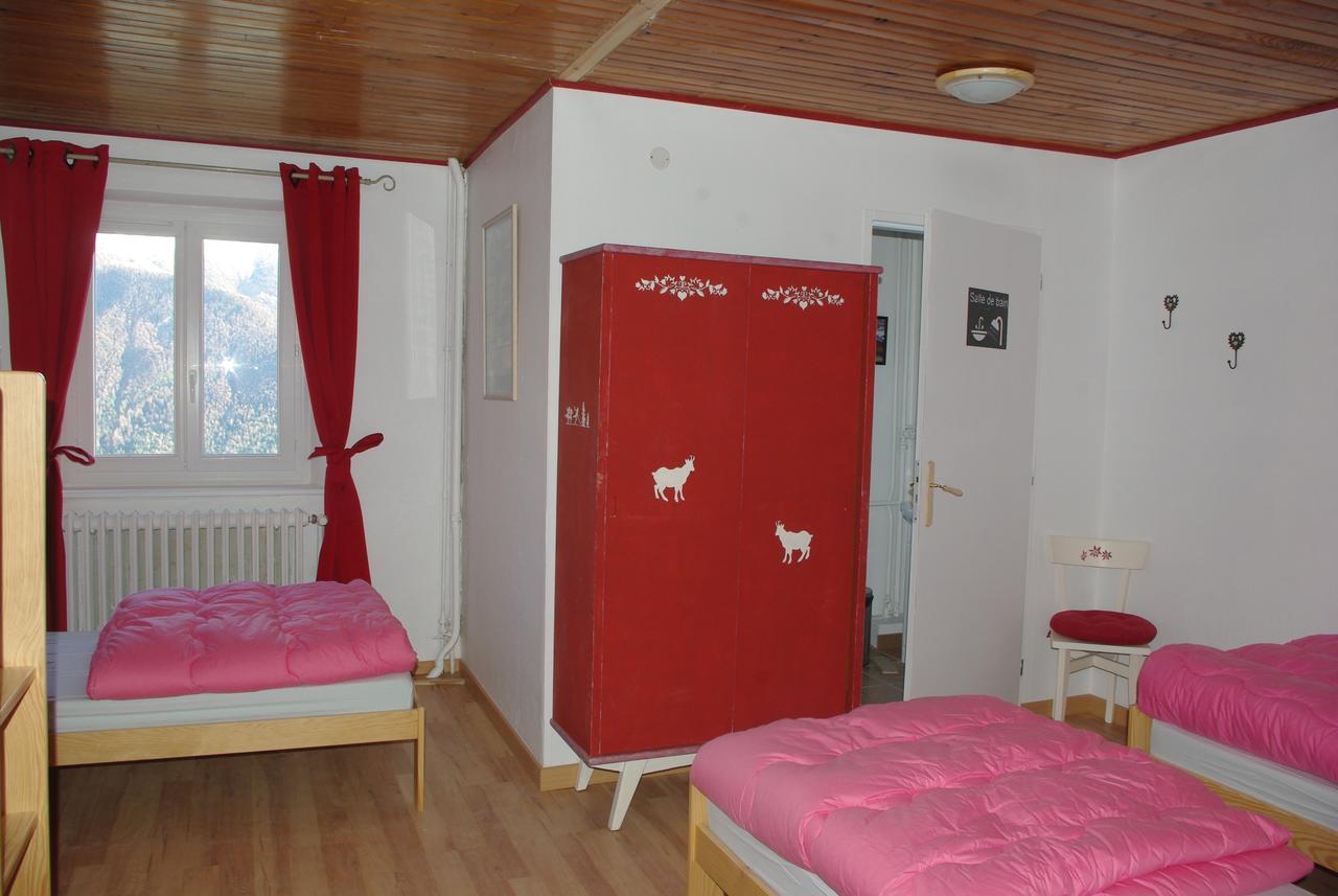 Gite D'Etape Le Belvedere De Sainte-Anne La Condamine-Chatelard Екстериор снимка